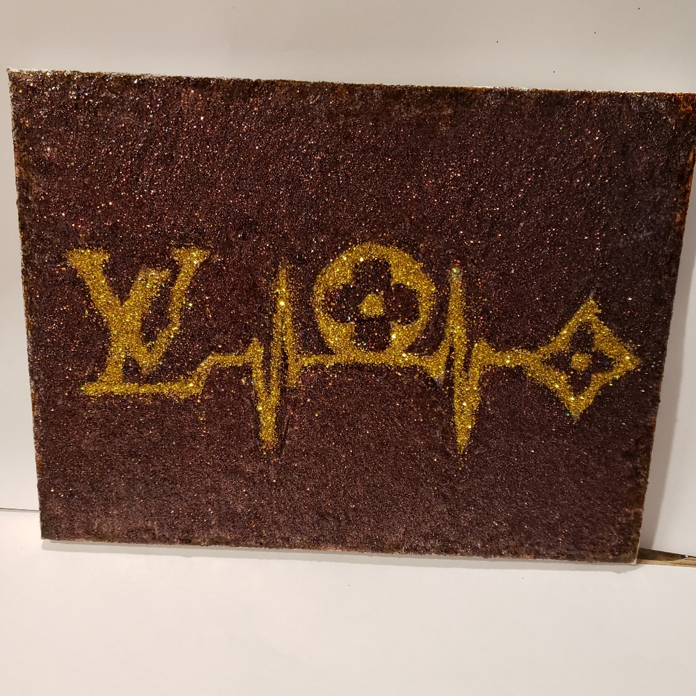 LV glitter heart beat picture